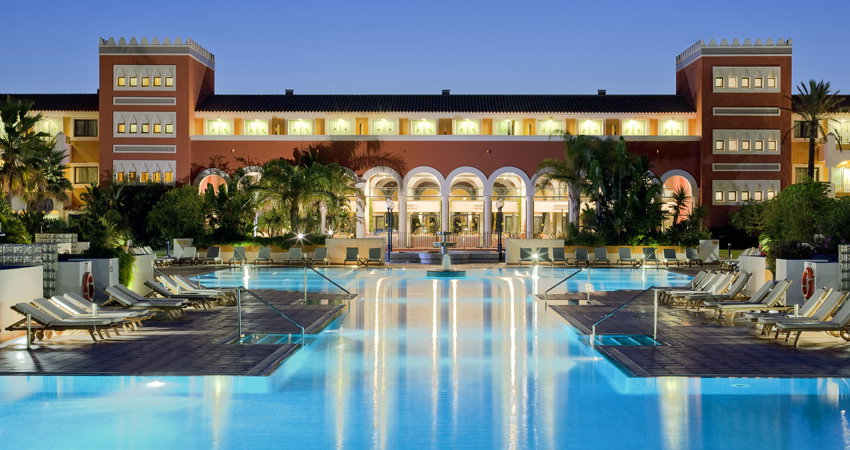 El Meliá Sancti Petri es un palacio andaluz de estilo árabe