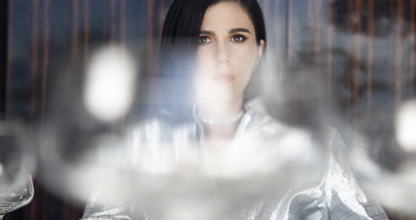 javiera mena para iberia plus