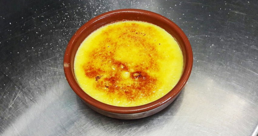 La crema catalana, a typical dessert to be enjoyed in Barcelona