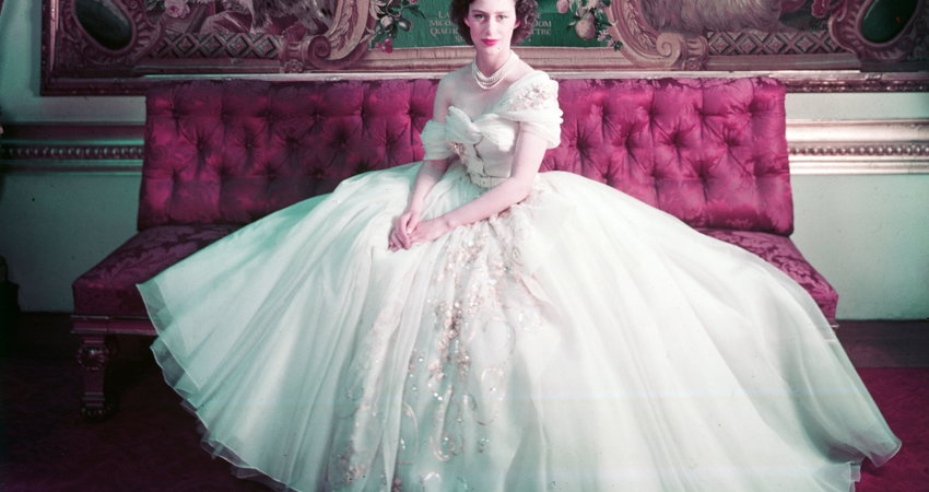 Una de las piezas más conocidas de la colección es el vestido que usó la princesa Margarita en la celebración de su 21 cumpleaños