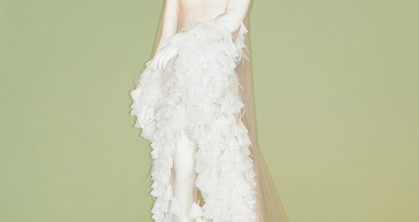 Palomo Spain es el nombre español que se hará hueco en el MET con este vestido de novia que forma parte de la colección Hotel Palomo del diseñador cordobés