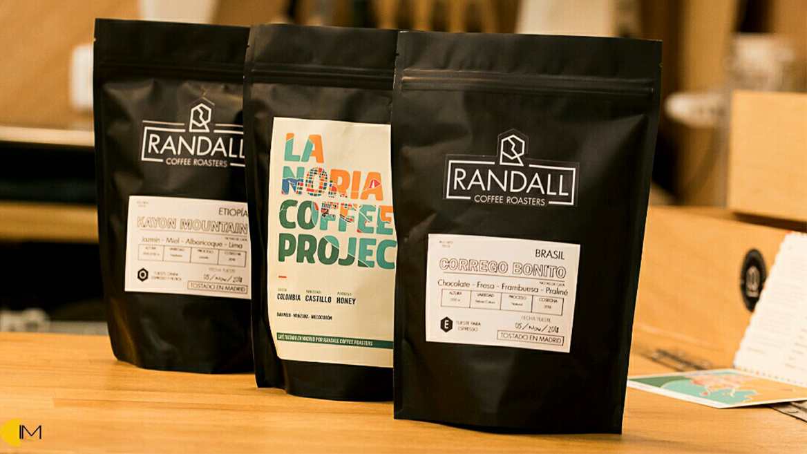 Randall Coffee, in Chamberí, was born with the specialty coffee and microroasted in 2014