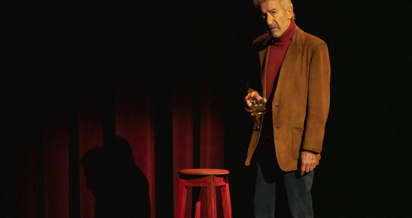 “Señora de rojo sobre fondo gris”. Del 4 de septiembre al 17 de noviembre en el Teatro Bellas Artes.