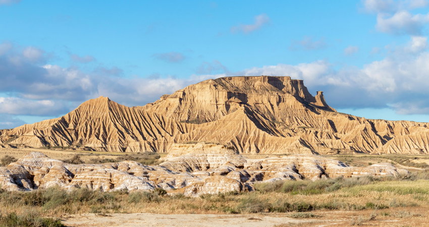 Visita el mayor desierto de Europa este puente de diciembre: las Bardenas Reales en Navarra