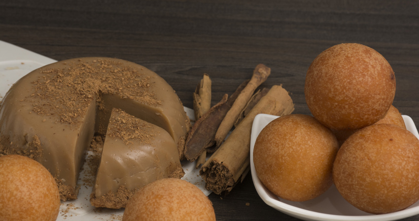 You can't miss "Buñuelos y natilla", the Christmas specialty in Bogotá, Colombia