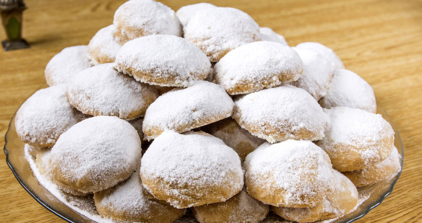 The "kahk" are becoming a very popular sweet at Christmas in Cairo