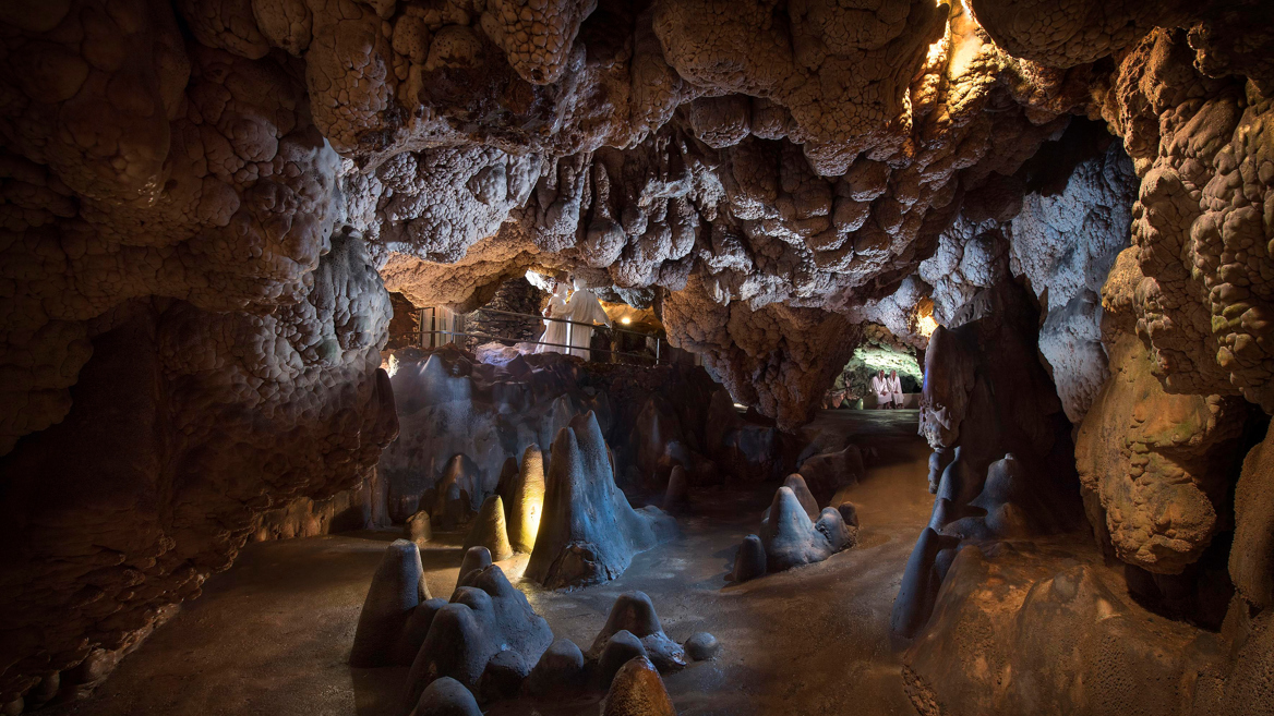 Vuela en Semana Santa a Italia para descubrir la cueva termal más grande de Europa: la gruta Giusti