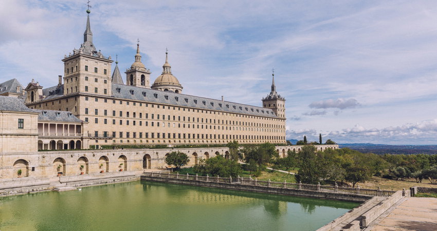 No te pierdas el Real Monasterio de San Lorenzo de El Escorial en tu conexión en la capital aprovechándote del nuevo producto de Iberia: Stopover Hola Madrid.
