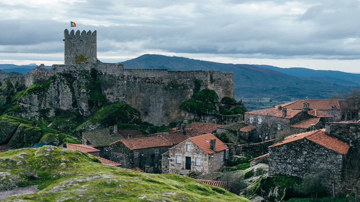 El castillo de Sortelha, una de las aldeas medievales más bonitas del interior de Portugal, fue construido en el siglo XIII.