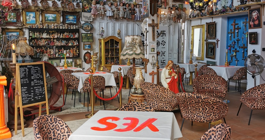 El 99% de la ropa y accesorios de Sluiz son fabricados en Ibiza o en su propio atelier