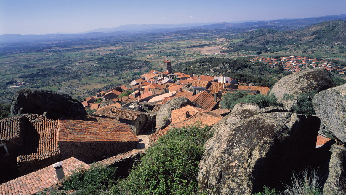 Monsanto – recognised as ‘the most Portuguese village in Portugal’ – is also one of the country’s prettiest mediaeval villages.