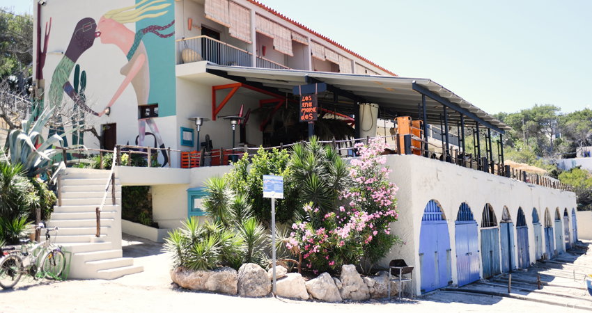At the Los Enamorados hotel, everything you see is for sale. Just add it to the bill