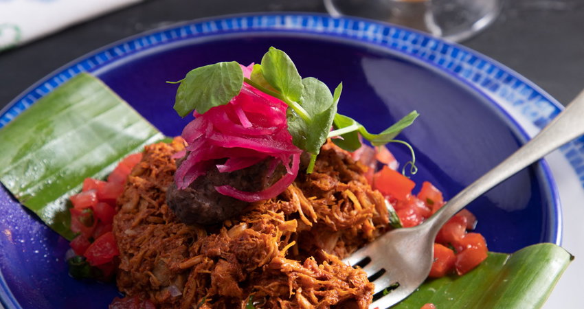 Cochinita Pibil es uno de los mejores platos de los restaurantes Azul de Ricardo Muñoz Zurita.