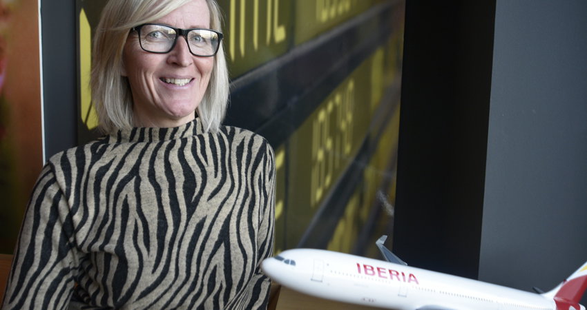 Melanie Anna Berry, directora de Experiencia en vuelo, nos cuenta cómo Iberia recupera su servicio de comidas con todas las medidas de higiene y prevención.