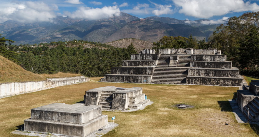 Zaculeu, along with the city of Huehuetenango, is one of the Mayan cities you must take in on your trip to Guatemala.