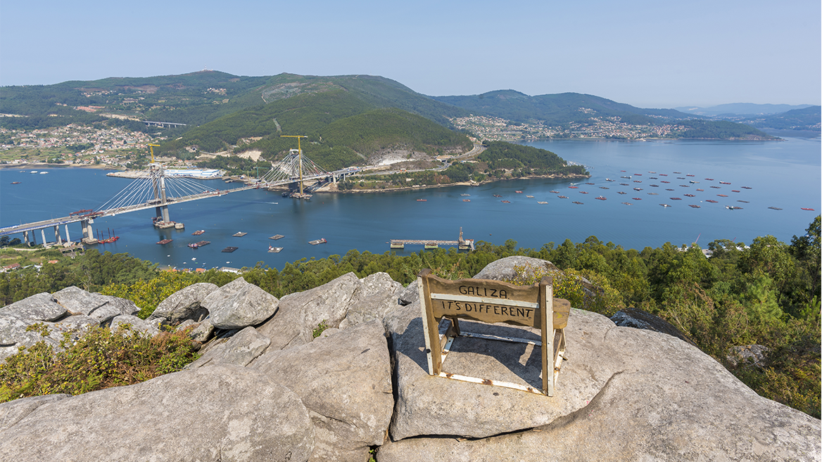 The Redondela bench, near Vigo, has one of the world’s best and most romantic views.