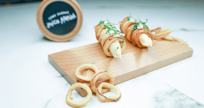 A Michelin-starred calamari sandwich from Javier Aranda’s Como Cabras delivery service