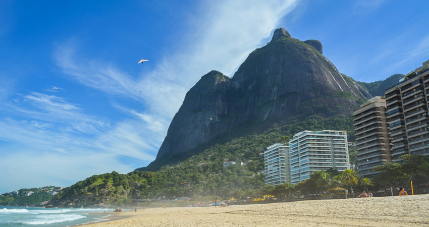 Apart from the adrenaline rush, hang-gliding from Pedra Bonita also offers the best views of Christ the Redeemer, Guanabara Bay and Ipanema and Copacabana beaches.