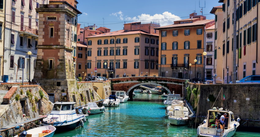 Livorno, conocida como la pequeña Venecia de La Toscana, es uno de los puntos más atractivos de la región.