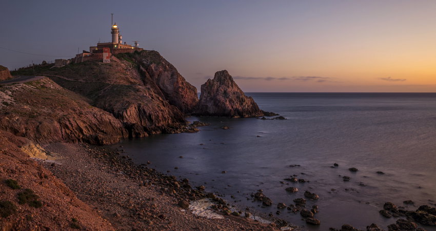 El faro de Cabo de Gata ofrece uno de los atardeceres más bonitos de Almería.