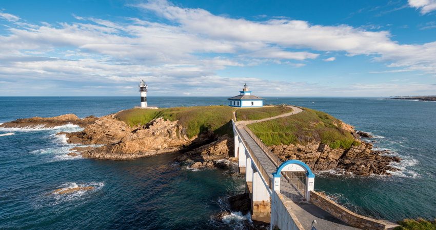 El Faro de Isla Pancha en Ribadeo (Lugo), convertido en alojamiento turístico.