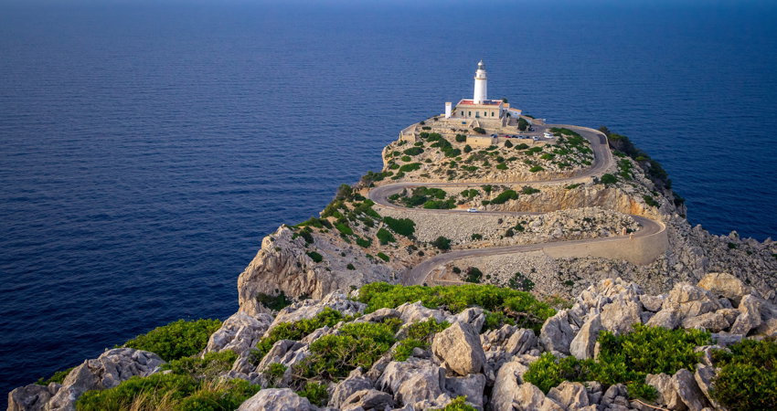 El faro de Fomentor, en Mallorca, es uno de los más espectaculares de España.