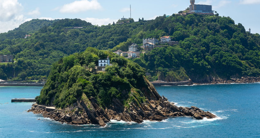 El faro de Igueldo, en San Sebastián, uno de los más bellos de España.