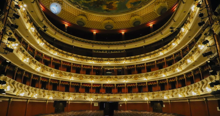 El Teatro Municipal Enrique Buenaventura en Cali (Colombia) es uno de los teatros más importantes de Latinoamérica por su antigüedad y su valor arquitectónico.
