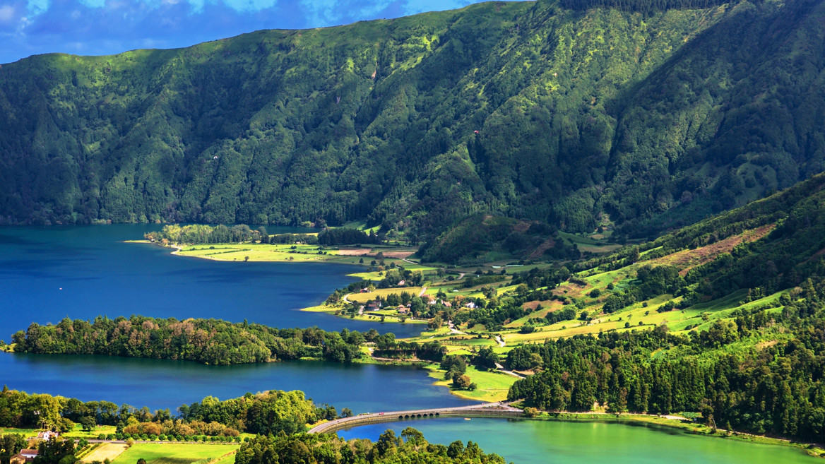 Sete Ciudades es uno de los puntos más conocidos de la isla de San Miguel en Azores.