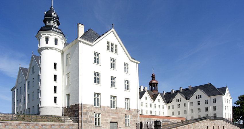 Plön Castle is a 90-minute drive from Hamburg, and it is one not to miss on your trip to Germany.