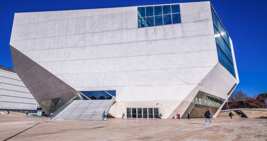 La Casa da Música se ha convertido en una de las visitas imprescindibles en una escapada a Oporto.