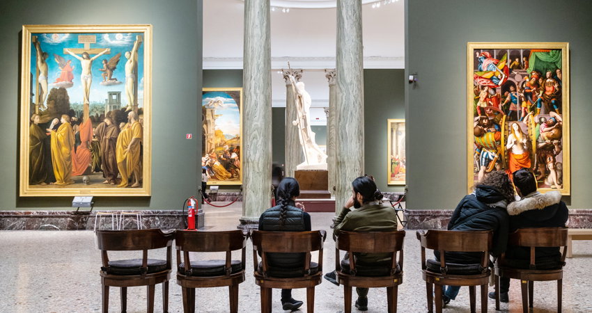 La Pinacoteca di Brera es uno de los museos que no te puedes perder en un viaje a Italia y alberga obras de Della Francesca, Mantegna, Canaletto, Bellini, Tintoreto, Caravaggio y hasta de vanguardistas como Modigliani. 
