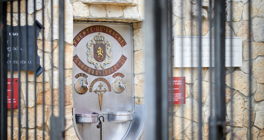 recorre la región productora de vino de navarra con interesantísimas paradas del camino de santiago