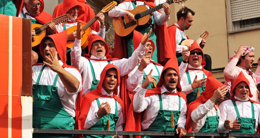 El Carnaval de Cádiz 2026 se celebrará este año del 12 al 22 de febrero / Imagen de joserpizarro:shutterstock