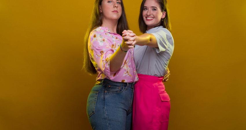 Victoria Martín y Carolina Iglesias, las creadoras de Estirando el chicle