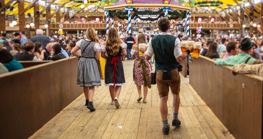 Las trachten, los trajes tradicionales de Múnich, han pervivido gracias a celebraciones como la Oktoberfest.