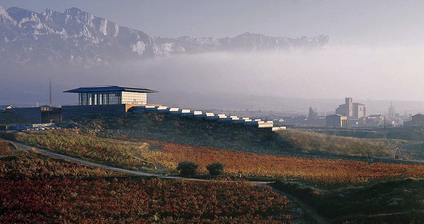 At Baigorri, as well as enjoying the winery’s own wines, visitors can taste the cuisine of Maite Barruti