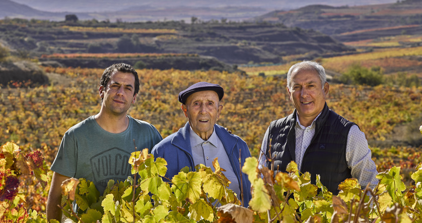 Three generations of Dominio de Cair. Its founder, the late Luis Cañas, is in the centre