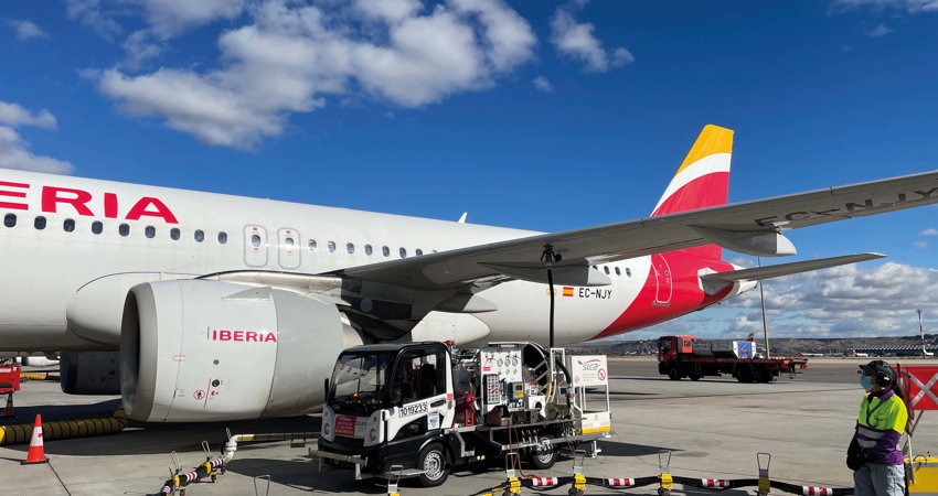 Iberia y Repsol han realizado el primer vuelo con biocombustible producido en España a partir de residuos.