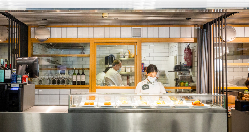 hevia en el mercado de san anton, en madrid