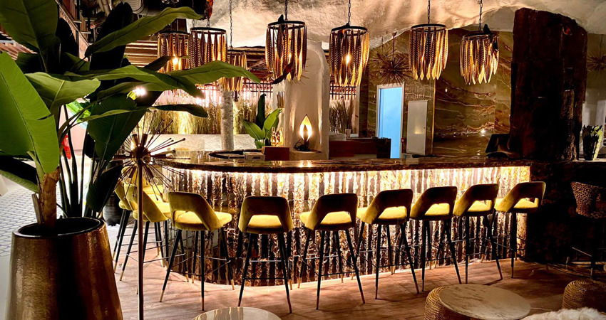 the salvaje bar in the food hall of galería canalejas