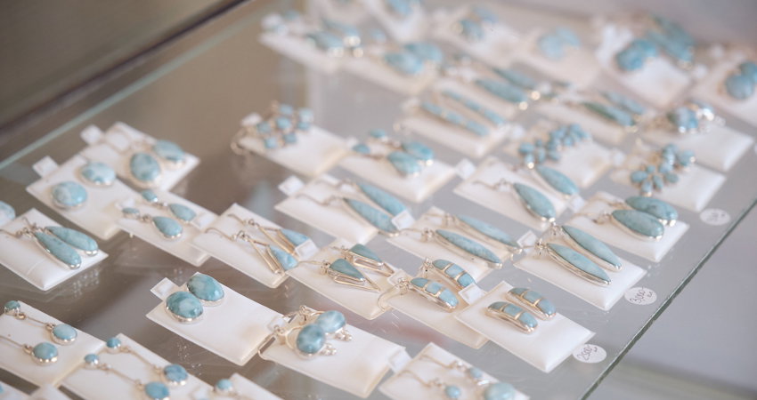 Joyas de larimar diseñadas y fabricadas en Fleury Artesanías