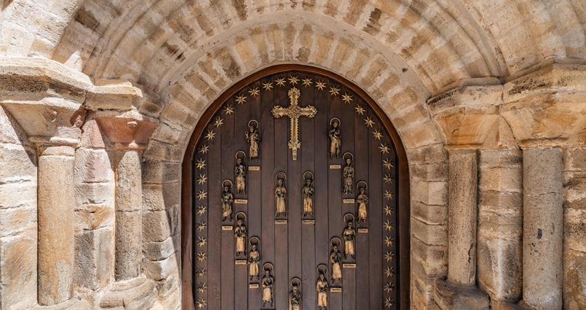 Puerta del Perdón del Monasterio de Santo Toribio
