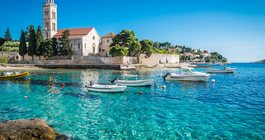 Monasterio franciscano e iglesia de Santa Maria de la Misericordia, en Hvar