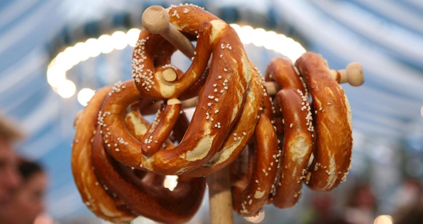 Pretzels en el Oktoberfest © München Tourismus, Tommy Loesch