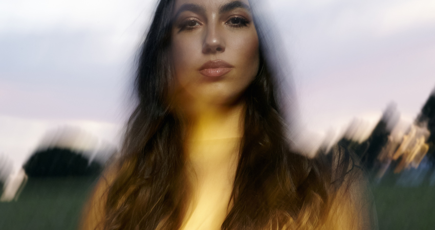Imagen de portada del disco Ultrabelleza de María José Llergo