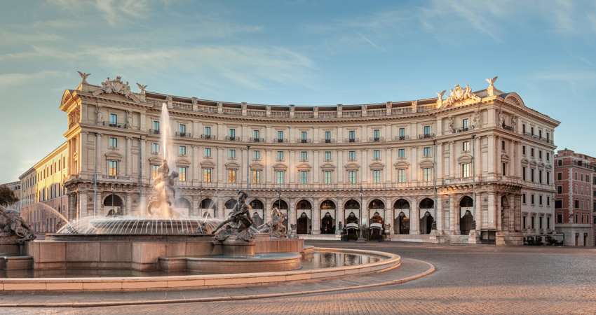 Experience dreamlike historic architecture at the Anantara Palazzo Naiadi.