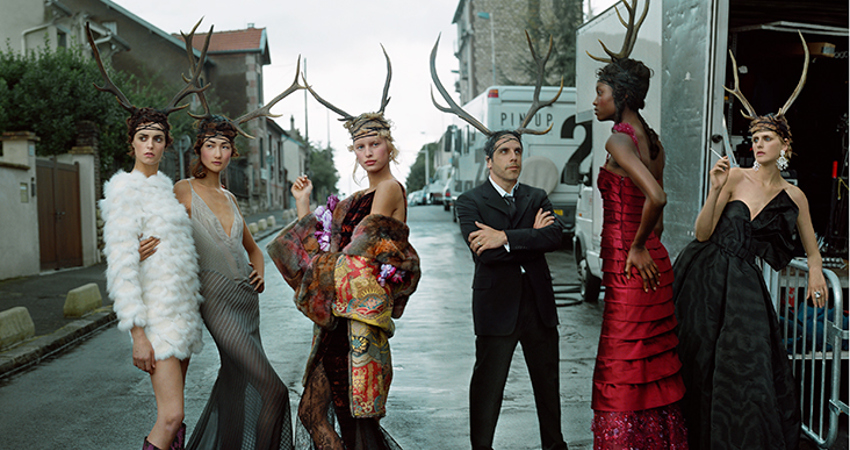 Ben Stiller, Jacquetta Wheeler, Ai Tominaga, Karolina Kurkova, Oluchi Onweagba, and Stella Tennant, 'Paris', 2001. © Annie Leibovitz 