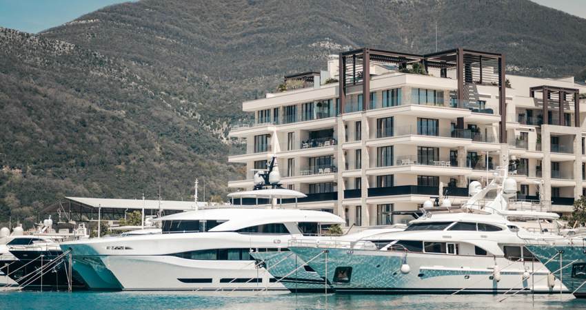 Vista de la marina, cortesía de Porto Montenegro