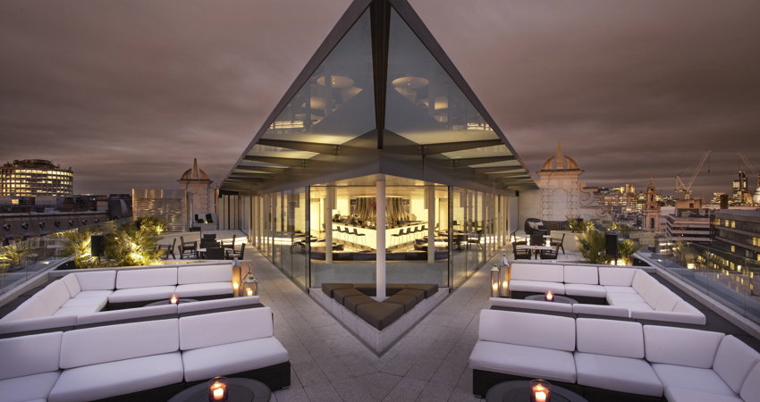Radio Rooftop Bar de la terraza del ME London.